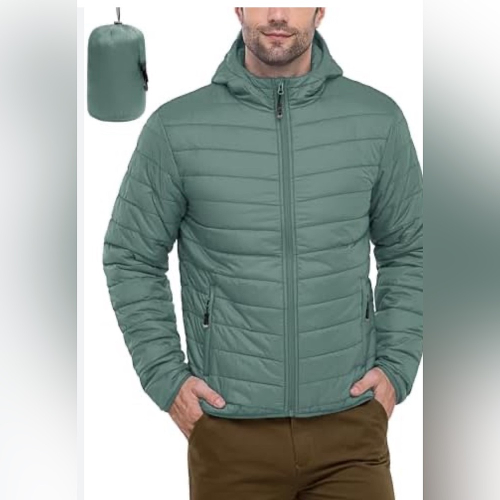 Amazon Basics Lightweight Waterproof Puffer Jacket Men's Packable Winter Jacket